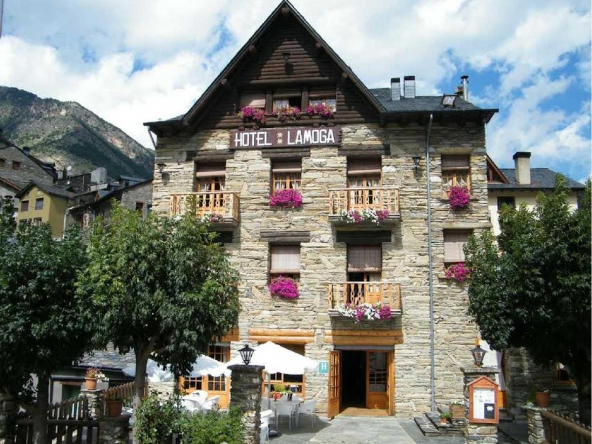 Hotel Lamoga Llavorsí エクステリア 写真
