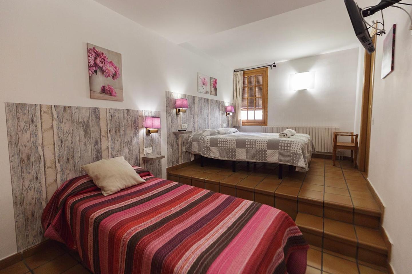 Hotel Lamoga Llavorsí エクステリア 写真